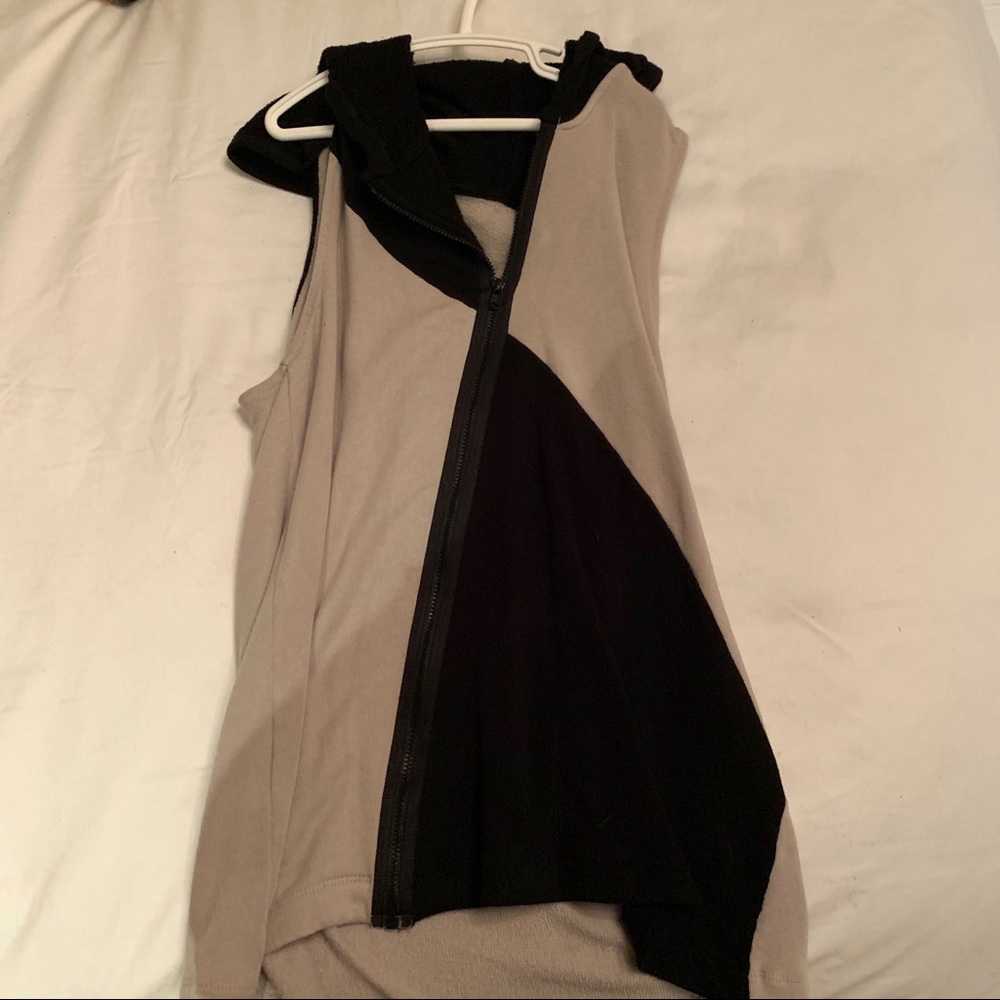 Tank top hoodie. Half black half beige